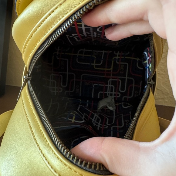 Star Wars Gold C-3PO Backpack - Picture 3 of 7